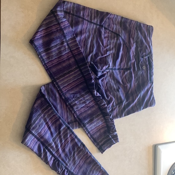 LuLuLemon pants - Picture 3 of 6